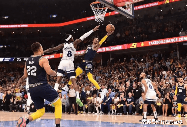 kaiyun-洛杉矶湖人迎欧超杯关键赛；集结日防线松动；悬念犹存；临场指挥获称赞(湖人内线三高)